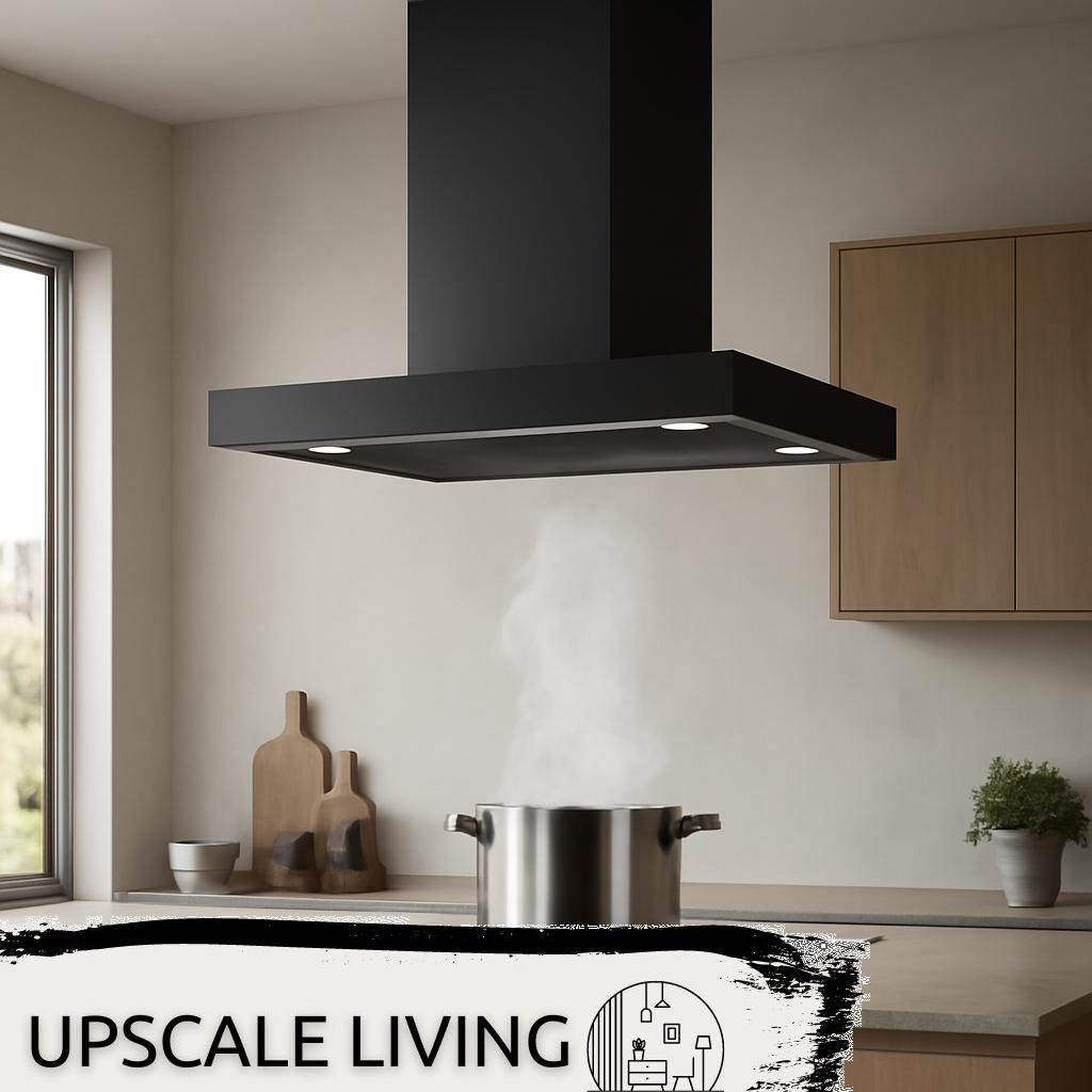 ALT-Text: Moderne Dunstabzugshaube aus Edelstahl über einer Küchenarbeitsplatte mit eingebauten Möbeln